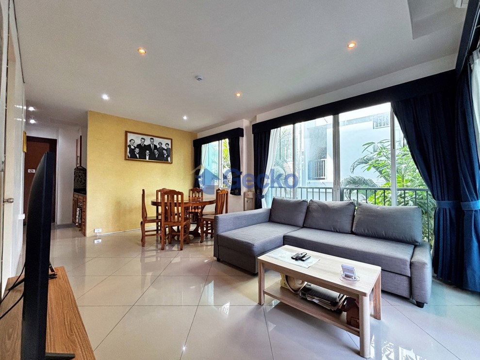 1 Bedroom Condo in Diamond Suites Resort Condominium South Pattaya C013037 (Photo 2)