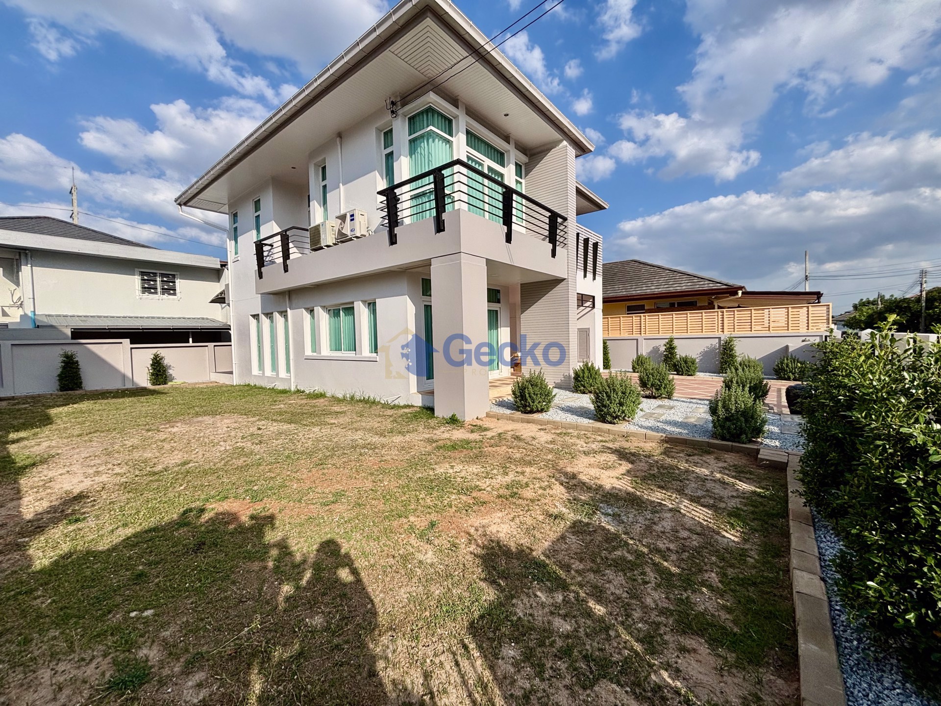 3 Bedrooms House in Central Park Hillside Village  East Pattaya H008771