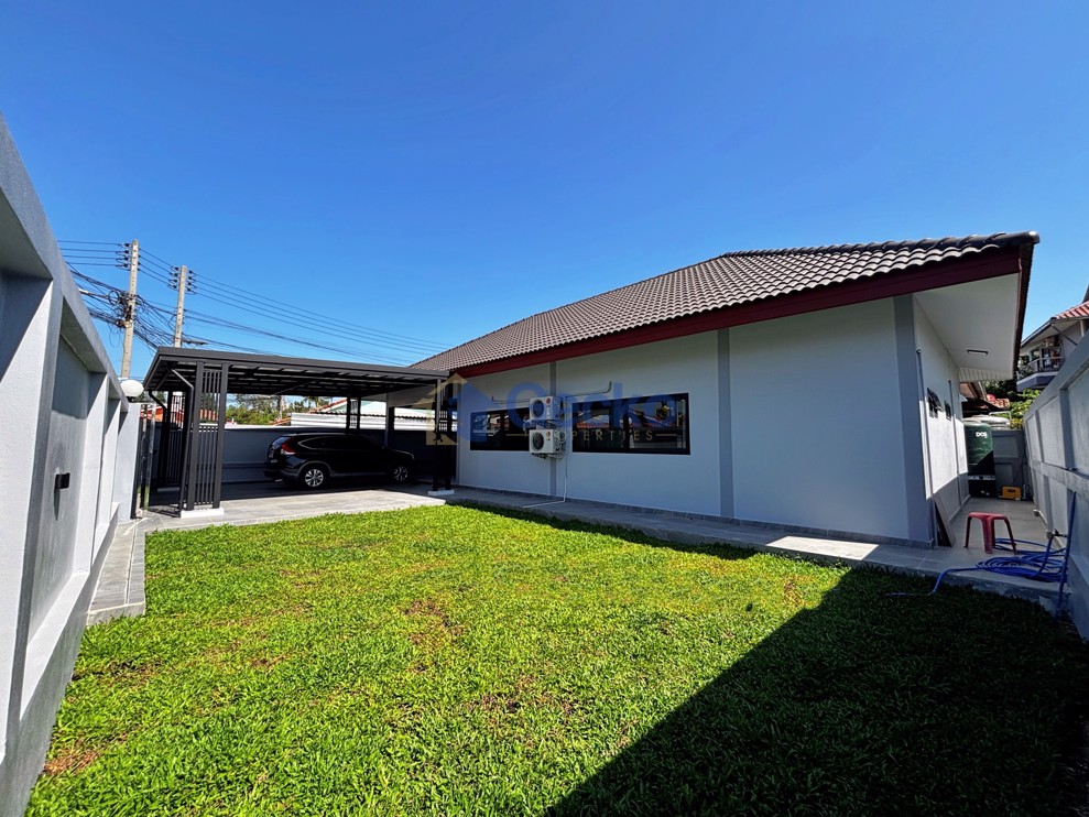 2 Bedrooms House  East Pattaya H013047 (Cover Photo)