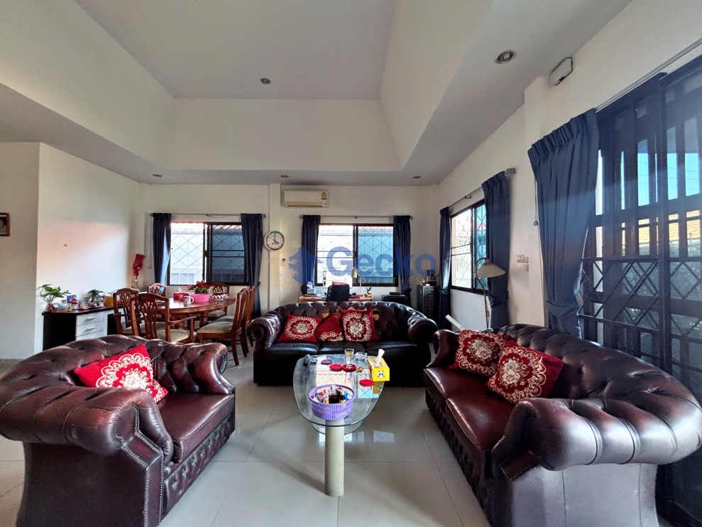 2 Bedrooms House in Eakmongkol 8  South Pattaya H013057 (Photo 3)