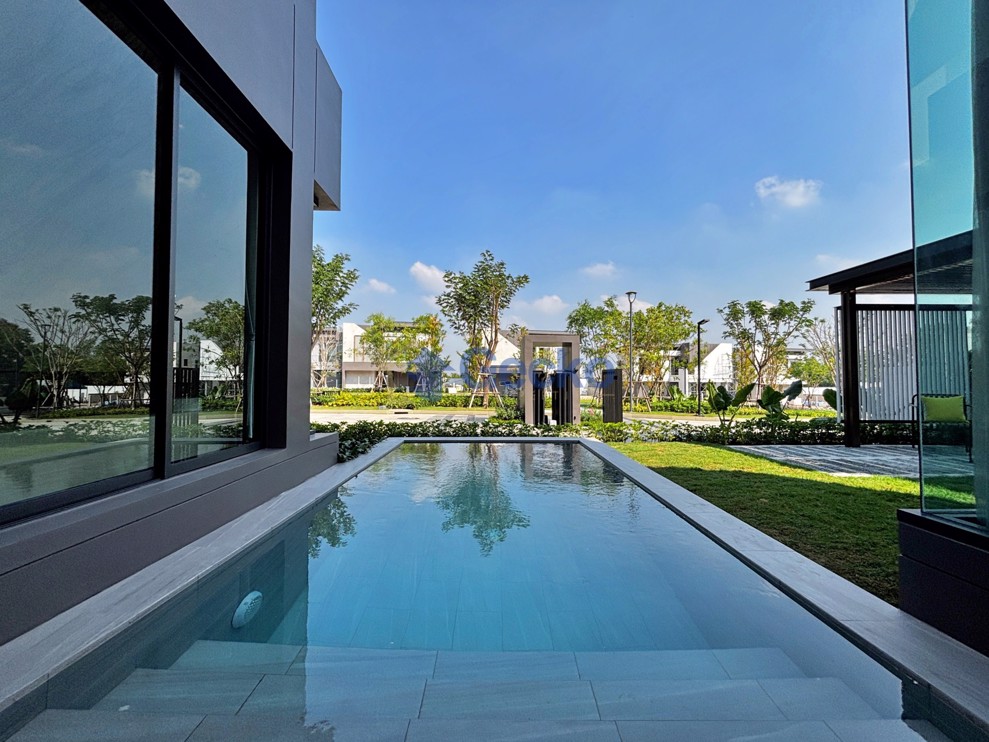 4 Bedrooms House in PYCHE Pattaya – Motorway  East Pattaya H012904 (Photo 1)