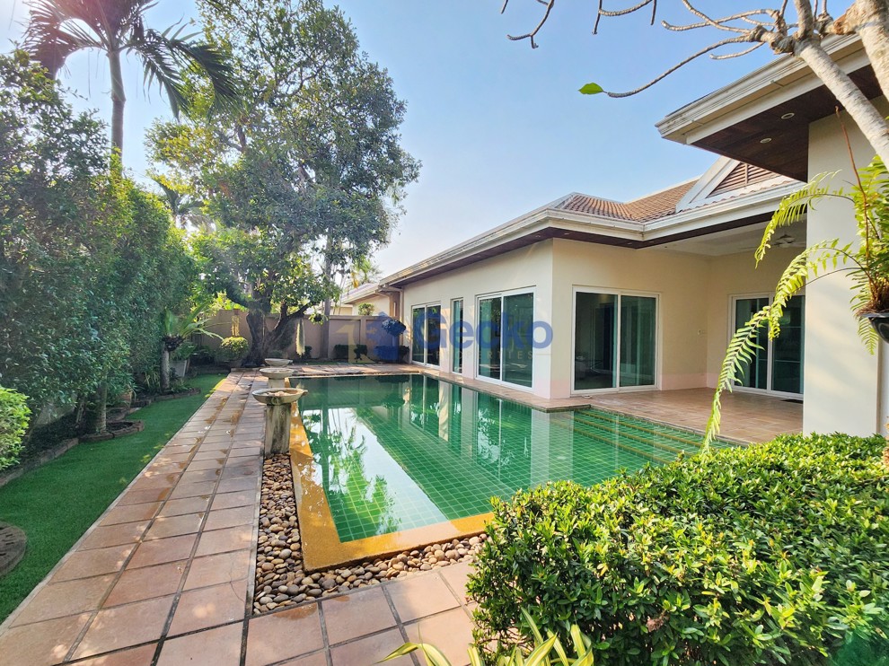 3 Bedrooms House in Sedona Villas  East Pattaya H001492 (Cover Photo)