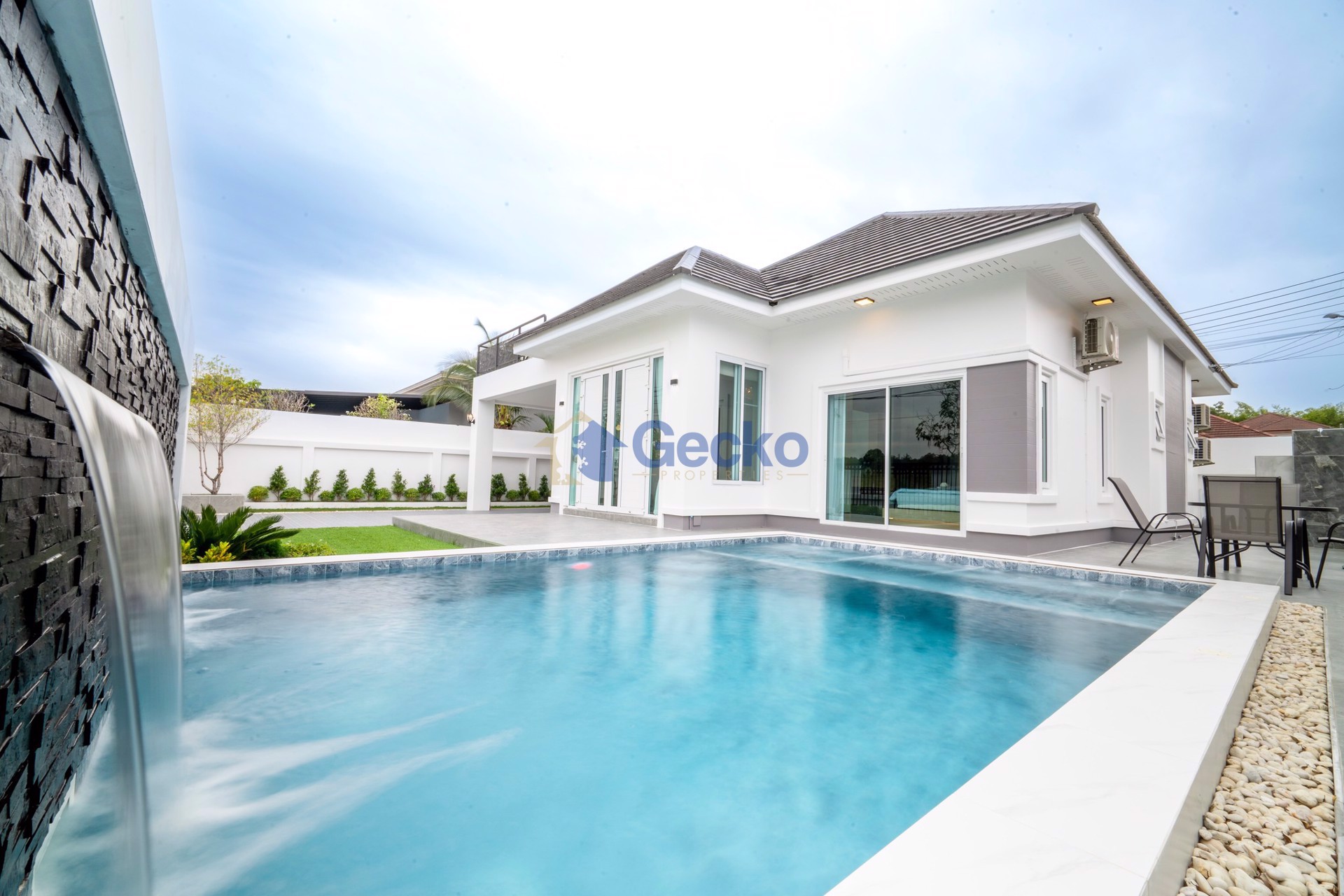 3 ห้องนอน บ้าน in Ponthep Garden Ville 8  พัทยาตะวันออก H013078