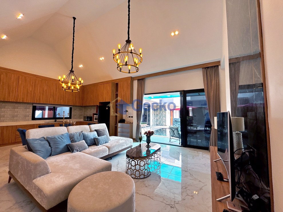 6 Bedrooms House in Baan Mae Villa  East Pattaya H013080 (Photo 4)