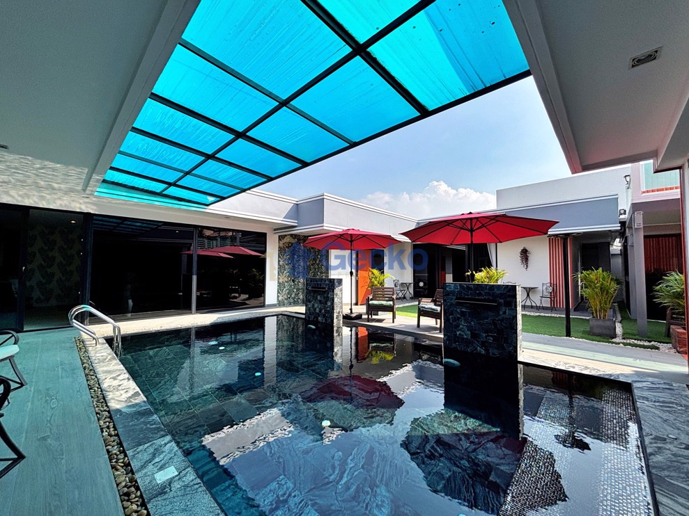 6 Bedrooms House in Baan Mae Villa  East Pattaya H013080 (Cover Photo)