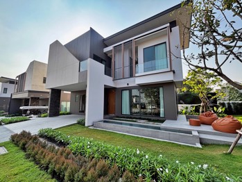 4 Bedrooms House in PYCHE Pattaya – Motorway  East Pattaya H012902