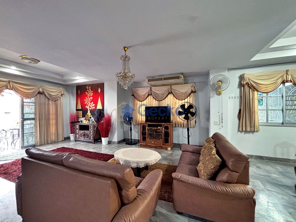 4 Bedrooms House in Wonderland 2  North Pattaya H013087 (Photo 3)