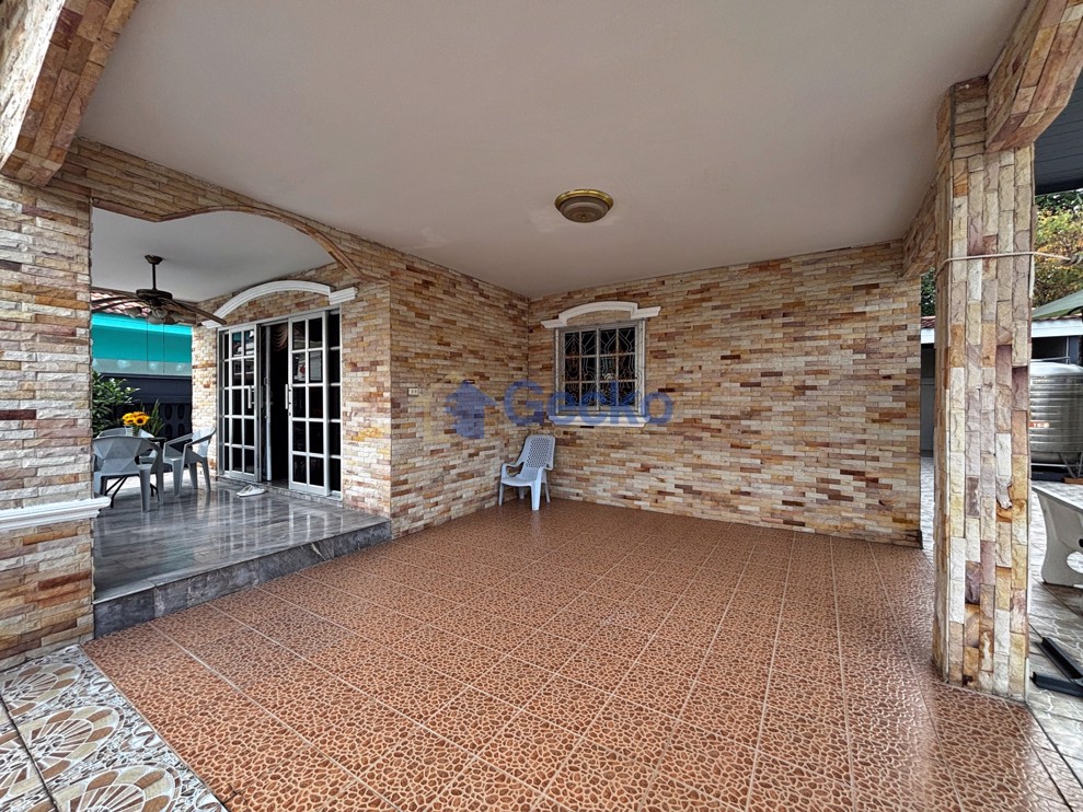 4 Bedrooms House in Wonderland 2  North Pattaya H013087 (Photo 1)