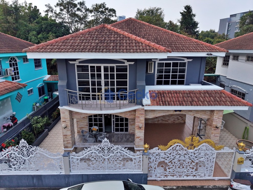 4 Bedrooms House in Wonderland 2  North Pattaya H013087 (Cover Photo)