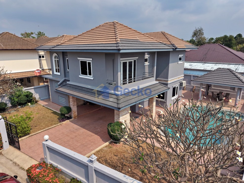 4 Bedrooms House in Lakeside Court 2  East Pattaya H003478 (Photo 1)