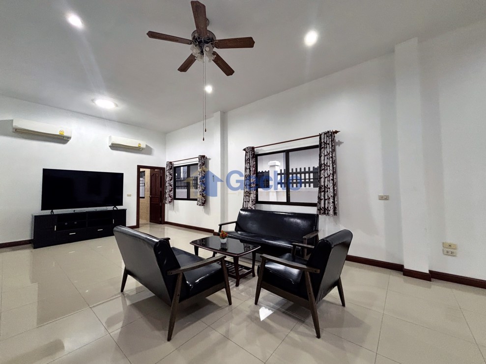 3 Bedrooms House  Jomtien H013090 (Photo 3)