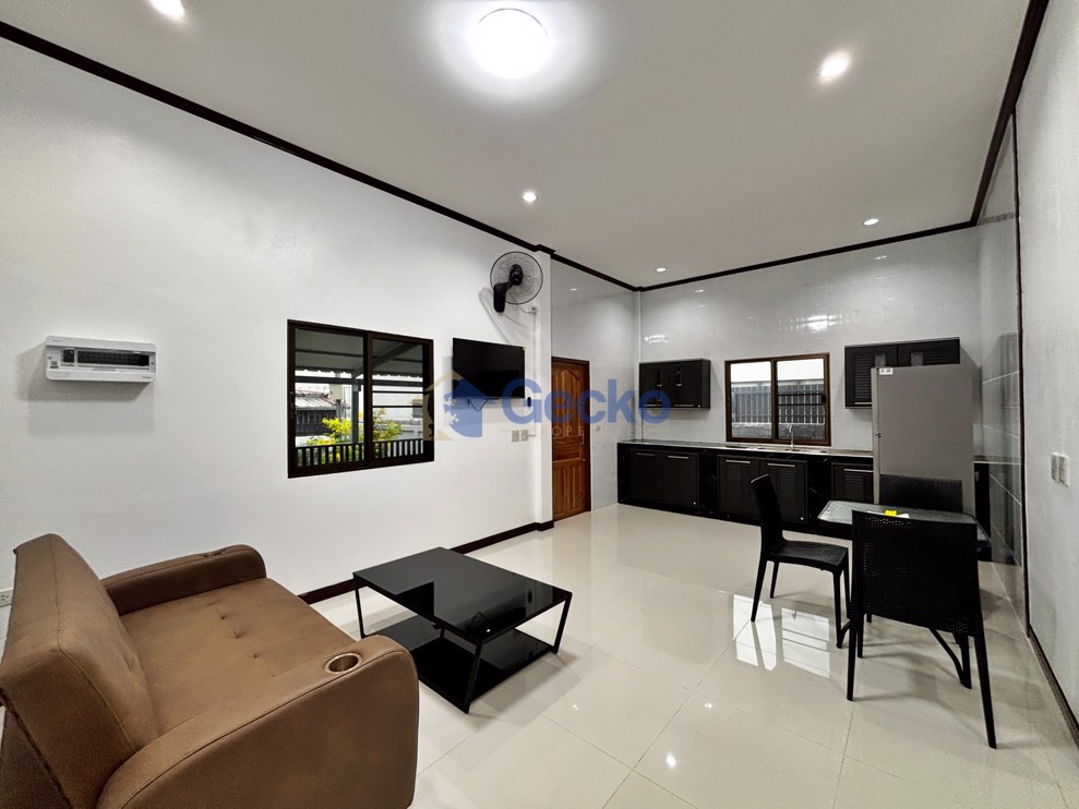 2 Bedrooms House  Jomtien H013091 (Photo 1)