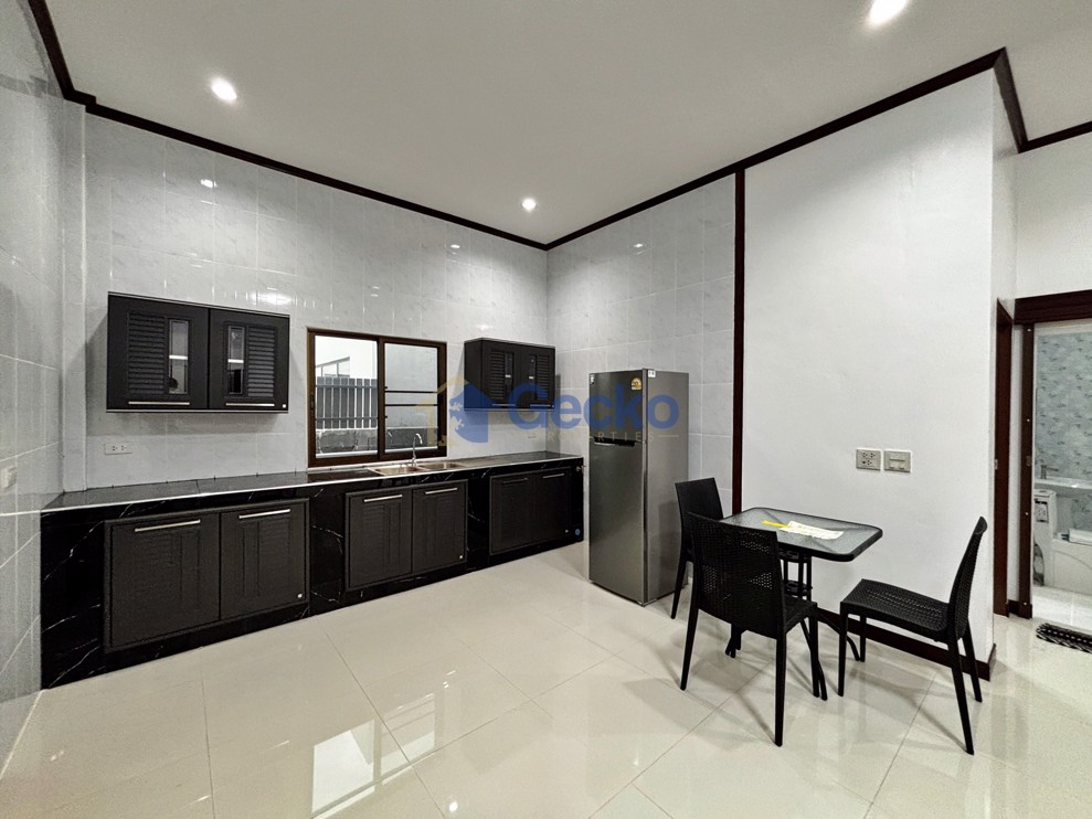 2 Bedrooms House  Jomtien H013091 (Photo 3)