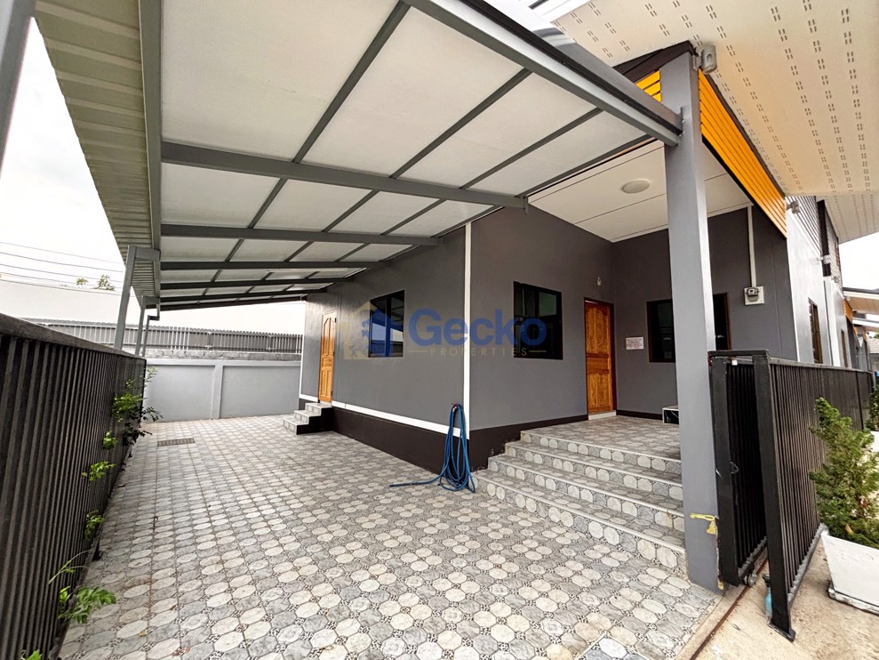 2 Bedrooms House  Jomtien H013091 (Cover Photo)