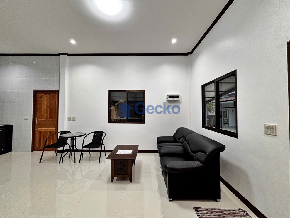 2 Bedrooms House  Jomtien H013092 (Photo 3)