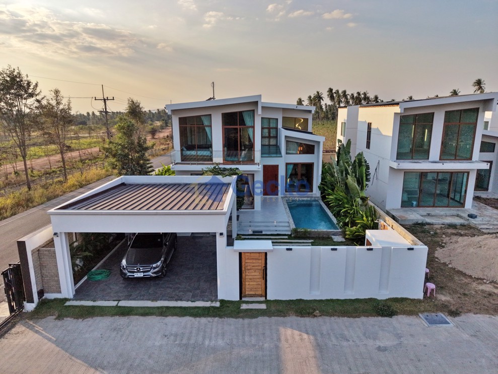 5 ห้องนอน บ้าน in Atmos Prime Villa  พัทยาตะวันออก H013105 (Photo 1)
