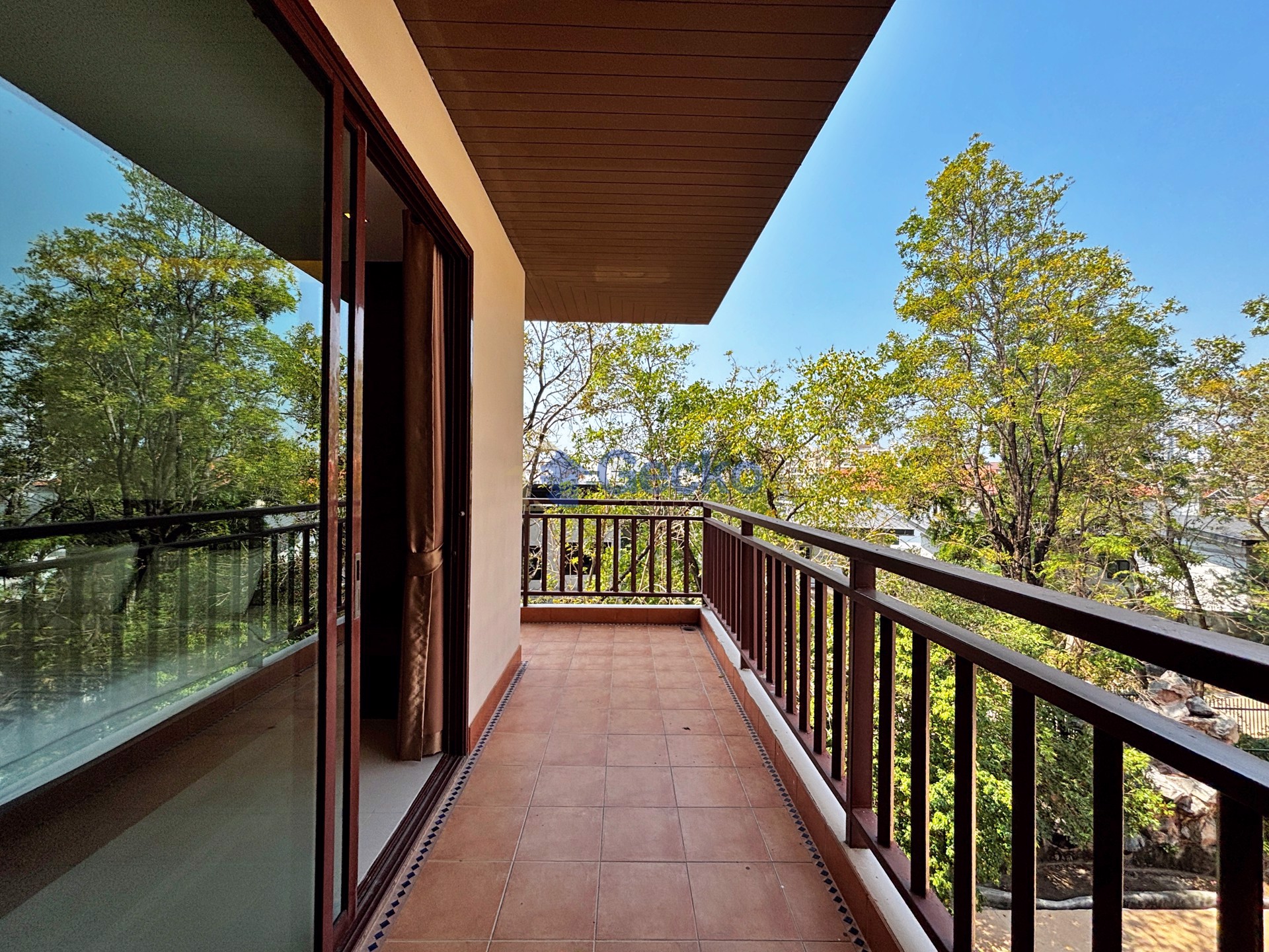 2 Bedrooms Condo in Pattaya City Resort South Pattaya C013113
