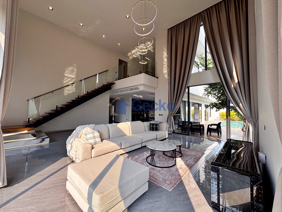 5 Bedrooms House in The Privacy Villas Mapbrachan  East Pattaya H012188 (Photo 4)