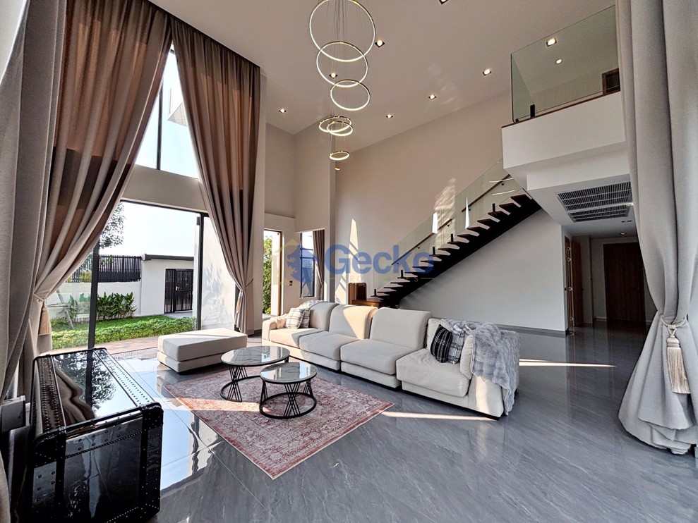 5 Bedrooms House in The Privacy Villas Mapbrachan  East Pattaya H012188 (Photo 3)