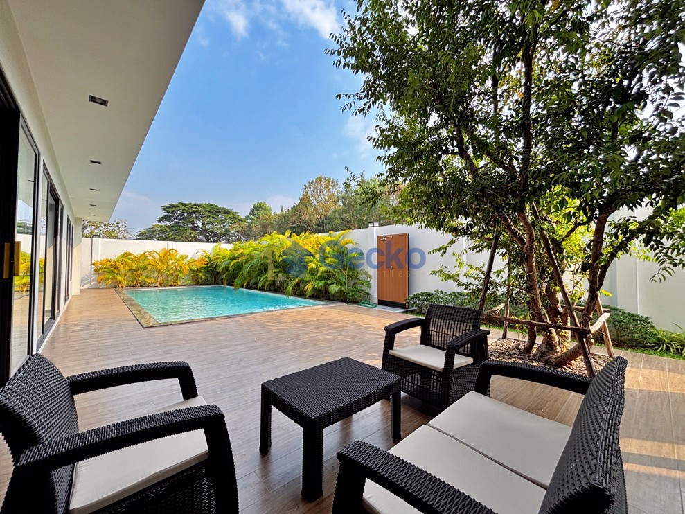 5 Bedrooms House in The Privacy Villas Mapbrachan  East Pattaya H012188 (Photo 2)