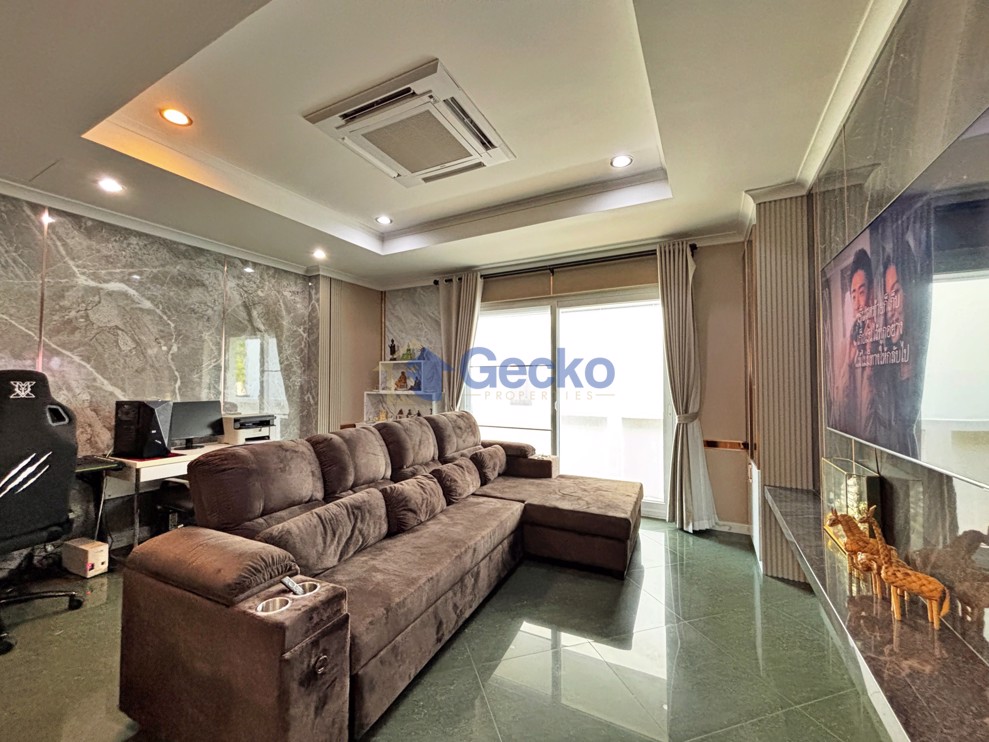 5 Bedrooms House in Central Park Hillside Village  East Pattaya H013120 (Photo 3)