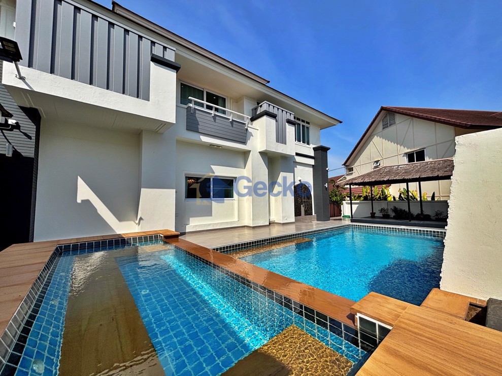 5 Bedrooms House in Central Park Hillside Village  East Pattaya H013120 (Photo 1)