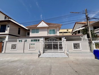4 Bedrooms House in Pattaya Lagoon  South Pattaya H013165