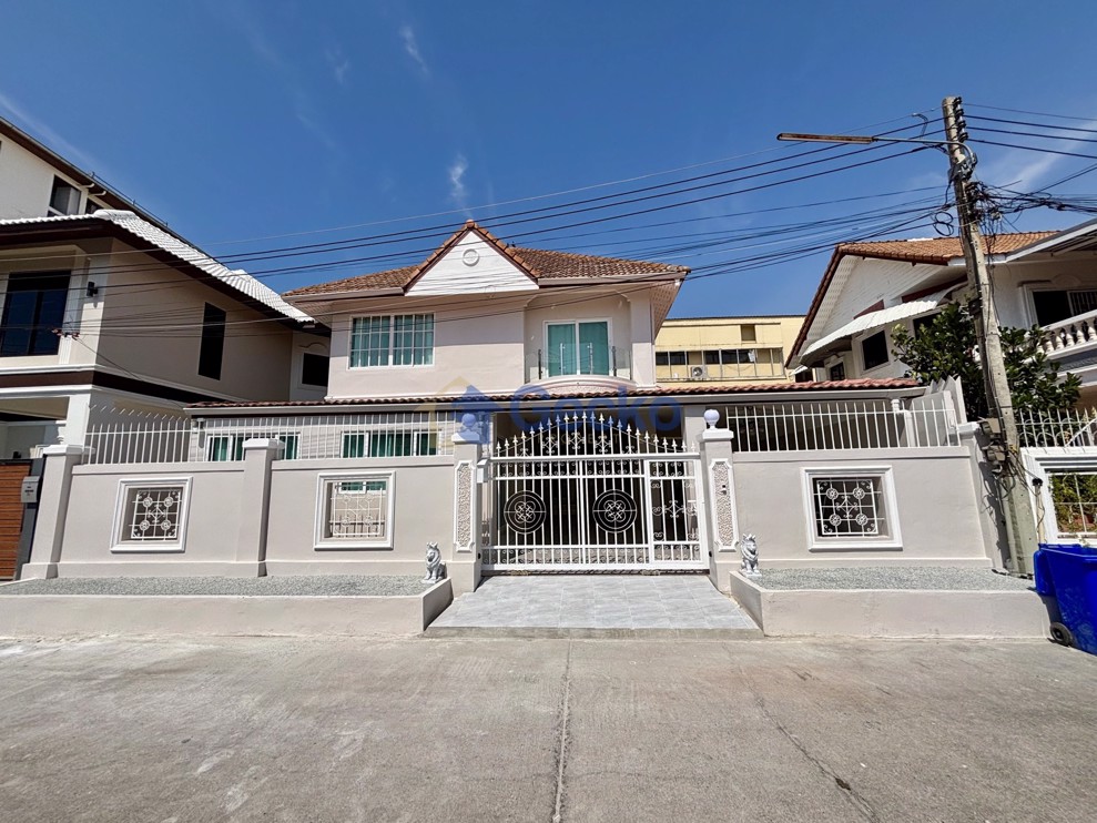 4 Bedrooms House in Pattaya Lagoon  South Pattaya H013165 (Cover Photo)