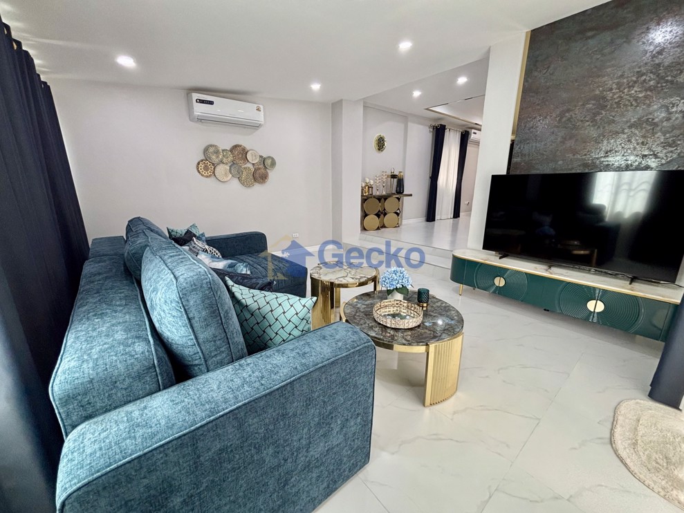 4 Bedrooms House in Pattaya Lagoon  South Pattaya H013165 (Photo 2)