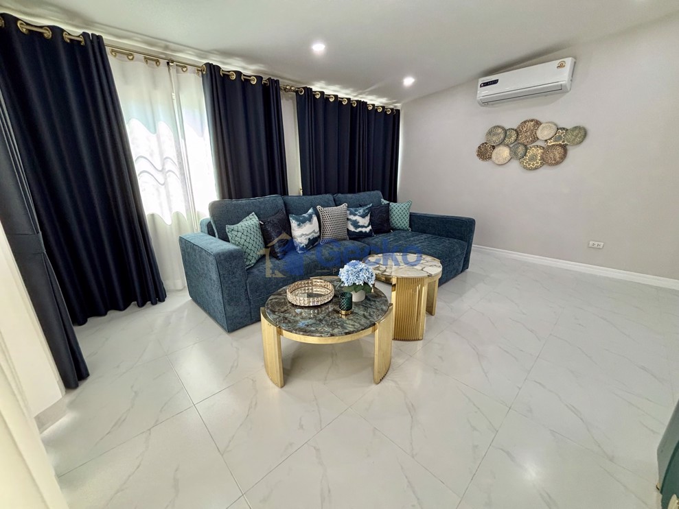 4 Bedrooms House in Pattaya Lagoon  South Pattaya H013165 (Photo 1)