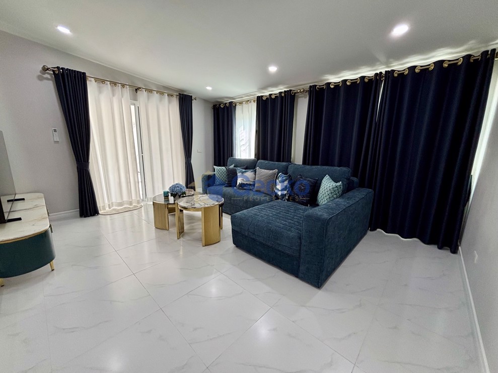 4 Bedrooms House in Pattaya Lagoon  South Pattaya H013165 (Photo 3)