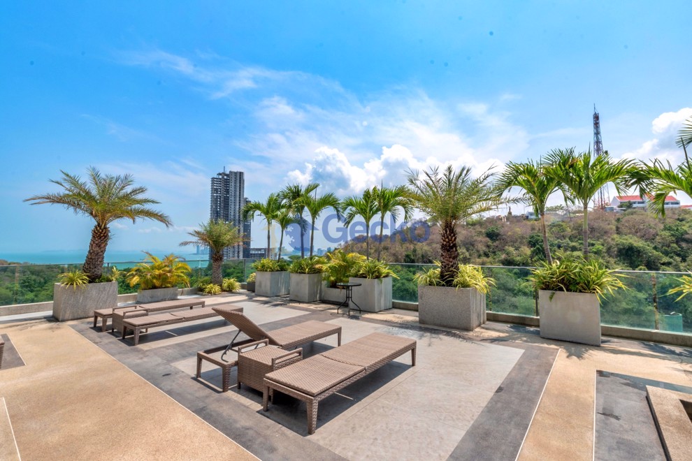1 Bedroom Condo in The Point Pratumnak C009830 (Photo 3)