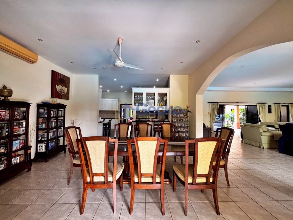 4 Bedrooms House  Huay Yai H013167 (Photo 4)