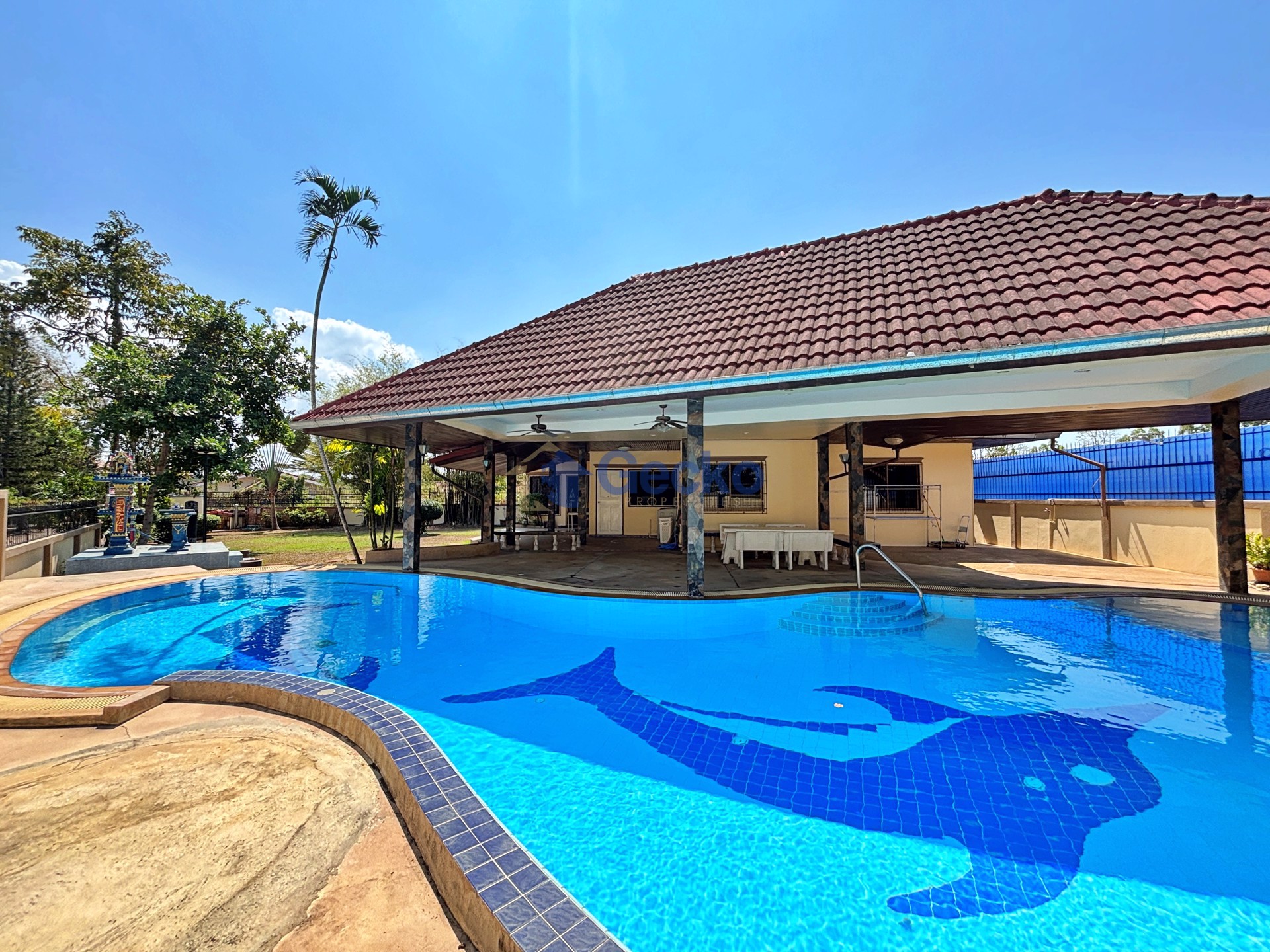 3 Bedrooms House in Pattaya Land & House  East Pattaya H006324