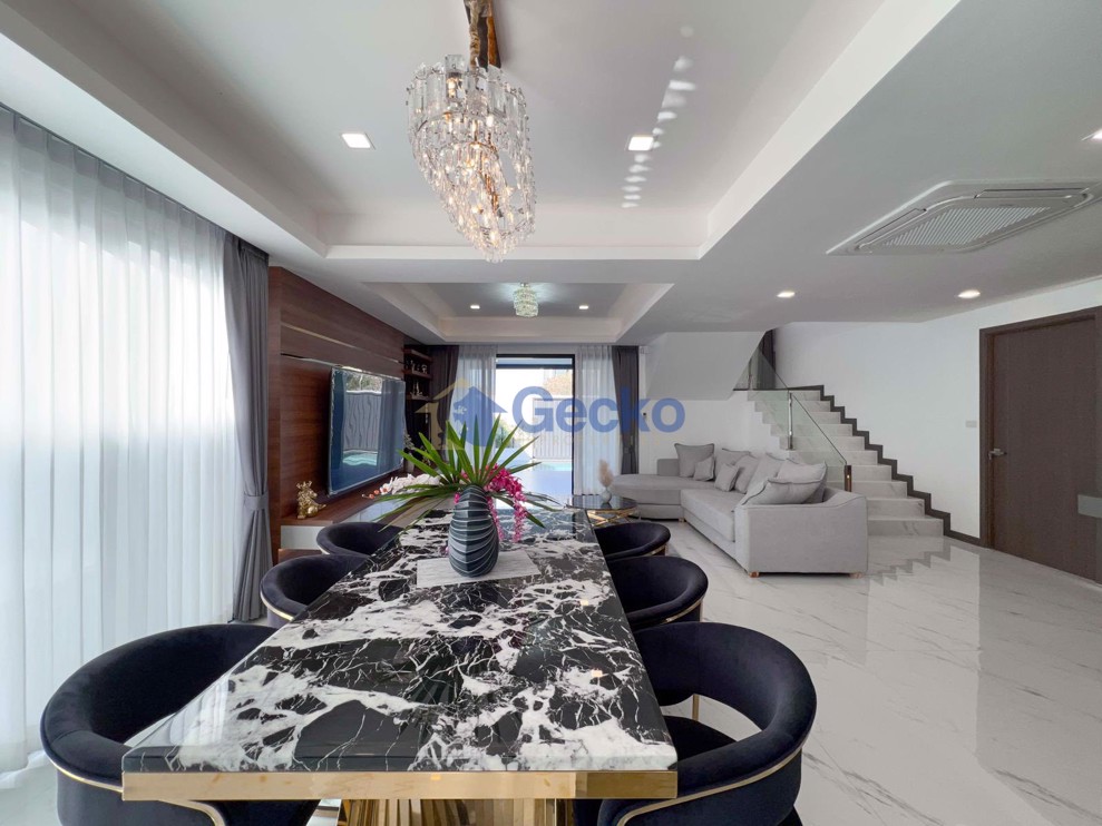 6 Bedrooms House in Eakmongkol 2-1  East Pattaya H013169 (Photo 4)