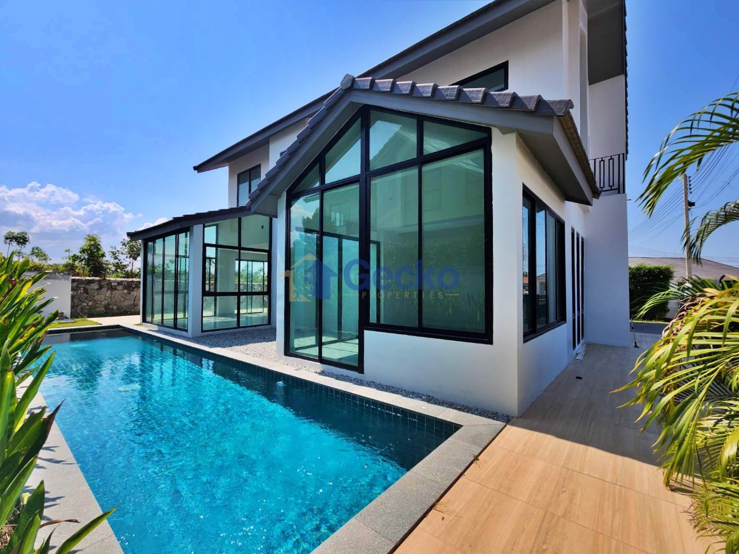 4 Bedrooms House in Paradise Villa 3  East Pattaya H013171