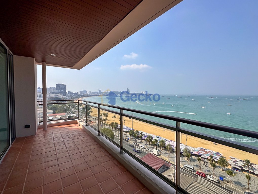 2 Bedrooms Condo in Northshore North Pattaya C013181