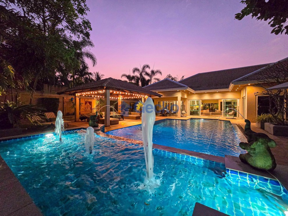 6 Bedrooms House in Sedona Villas  East Pattaya H013190 (Photo 2)