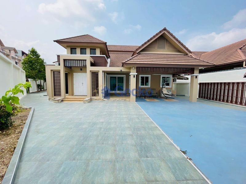 3 Bedrooms House in Sirisa 16  East Pattaya H013197