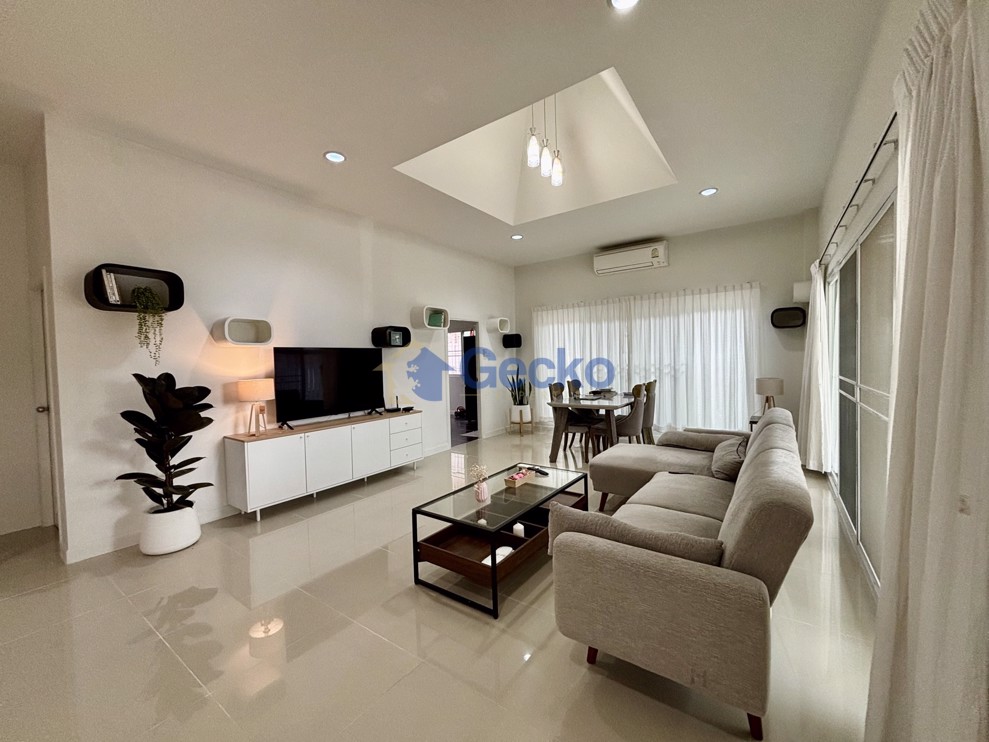 3 Bedrooms House in SP Village 5  East Pattaya H013200 (Photo 1)