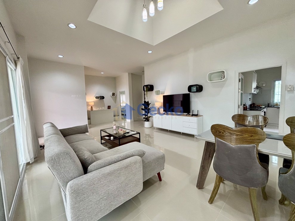 3 Bedrooms House in SP Village 5  East Pattaya H013200 (Photo 2)