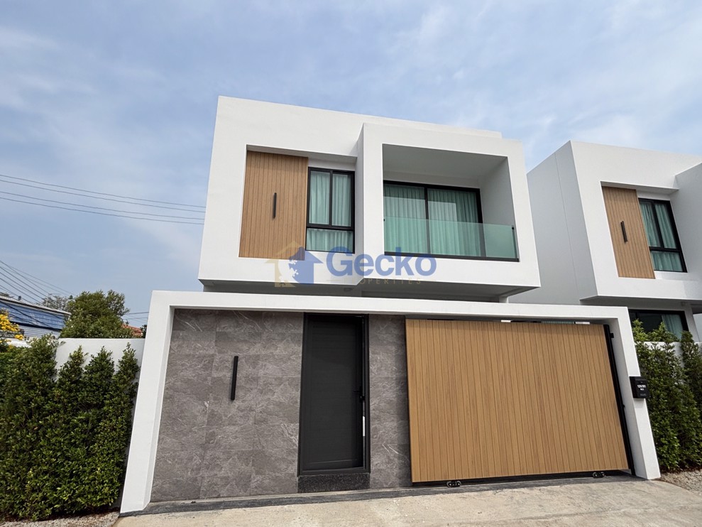 3 Bedrooms House  Na Kluea H013206 (Cover Photo)