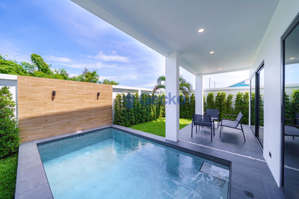 4 Bedrooms House  East Pattaya H013212 (Photo 2)