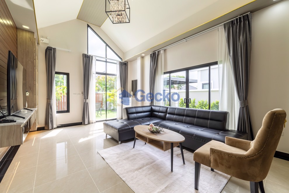 3 Bedrooms House  East Pattaya H013213 (Photo 3)