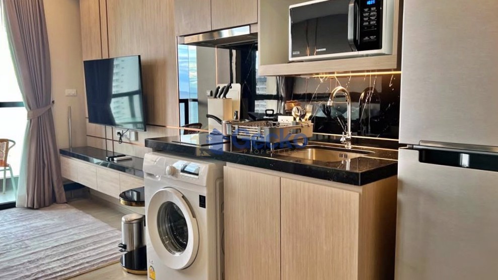 1 Bedroom Condo in The Panora Pattaya Pratumnak C013217 (Photo 3)