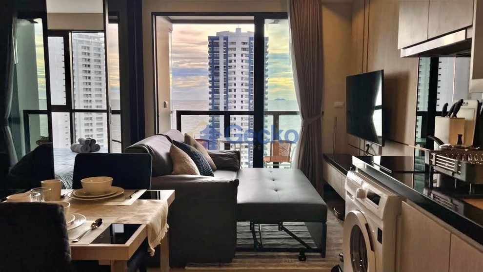 1 Bedroom Condo in The Panora Pattaya Pratumnak C013217 (Photo 1)