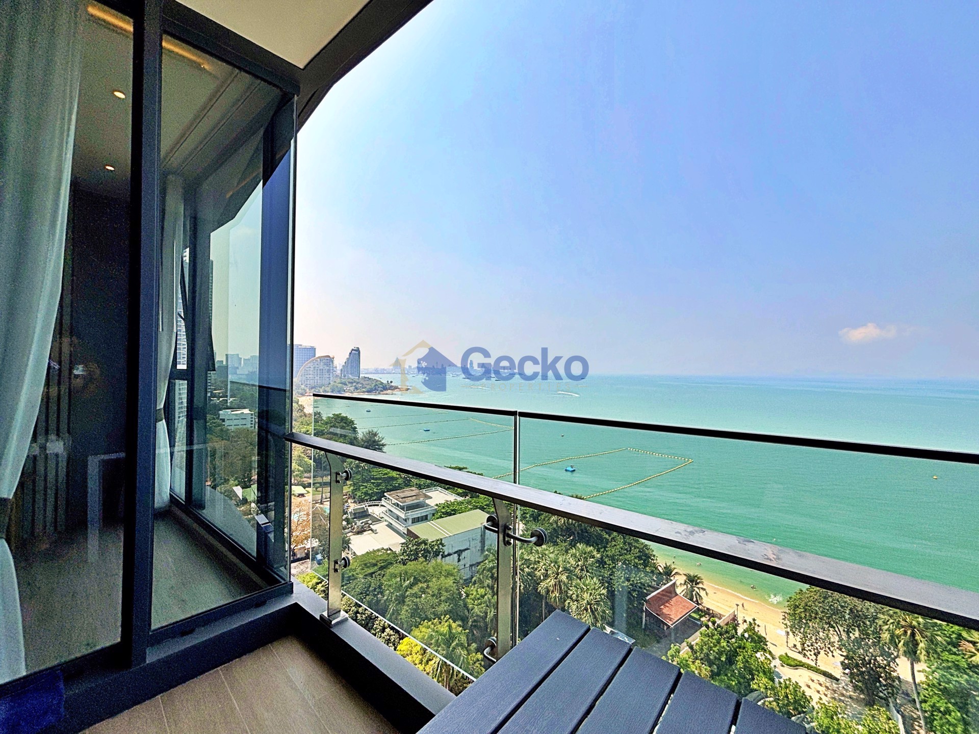 1 Bedroom Condo in Arom Wongamat Wongamat C013220