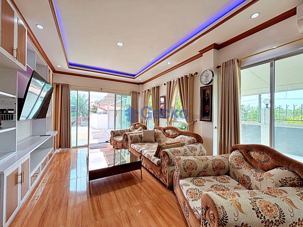 9 Bedrooms House  Na Jomtien H013221 (Photo 2)