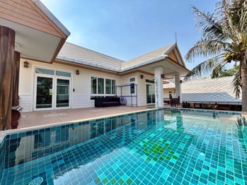 6 Bedrooms House in Amorn Village  East Pattaya H013222