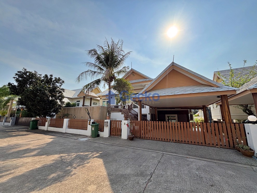 6 Bedrooms House in Amorn Village  East Pattaya H013222 (Photo 1)